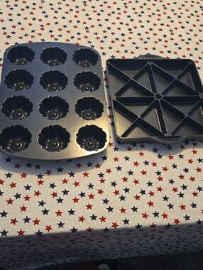 Non-Brand Black Nonstick Flower Muffin Pan & Brownie Wedge Pan Set